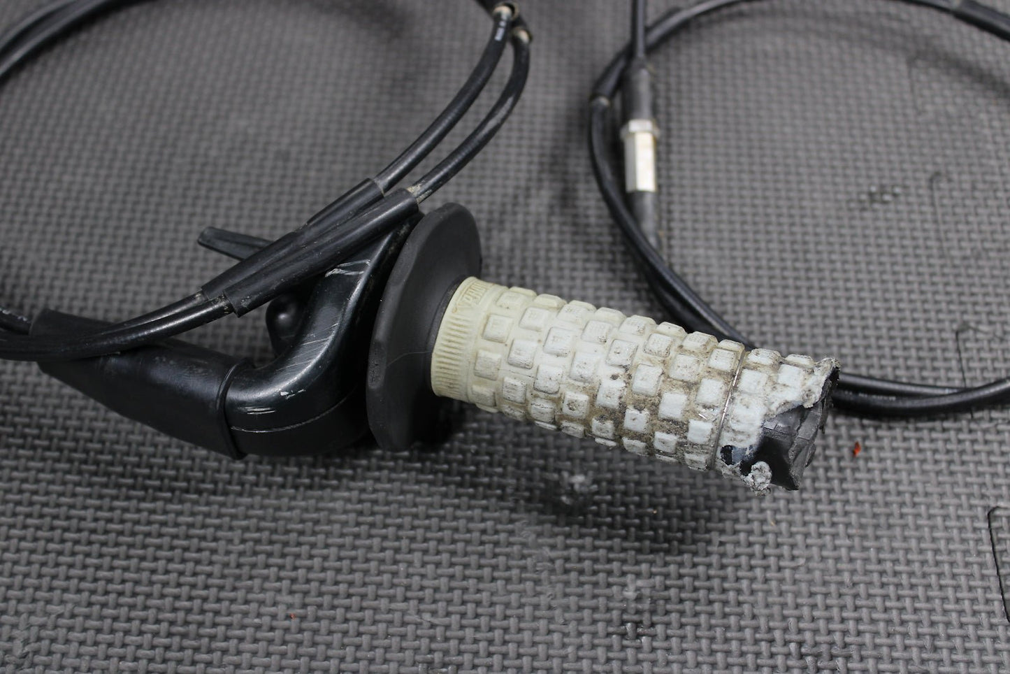2006 HONDA CRF450R OEM THROTTLE CABLE TUBE ASSEMBLY HOTSTART CABLE PLUNGER - hggarage