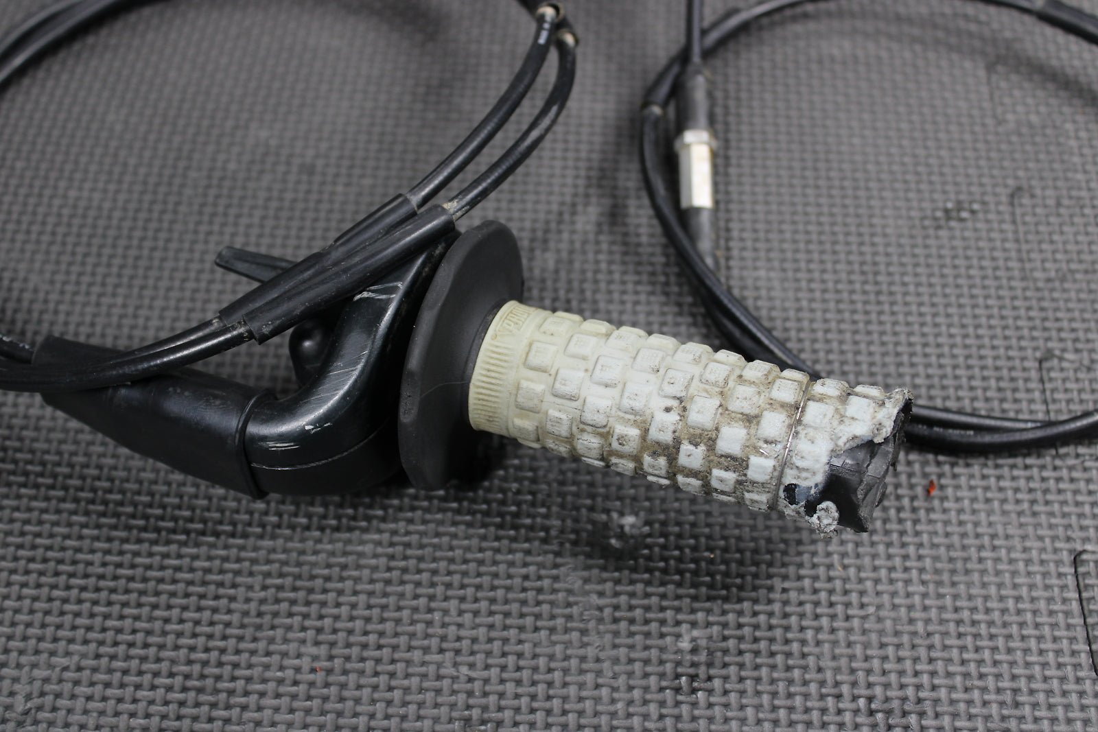 2006 HONDA CRF450R OEM THROTTLE CABLE TUBE ASSEMBLY HOTSTART CABLE PLUNGER - hggarage