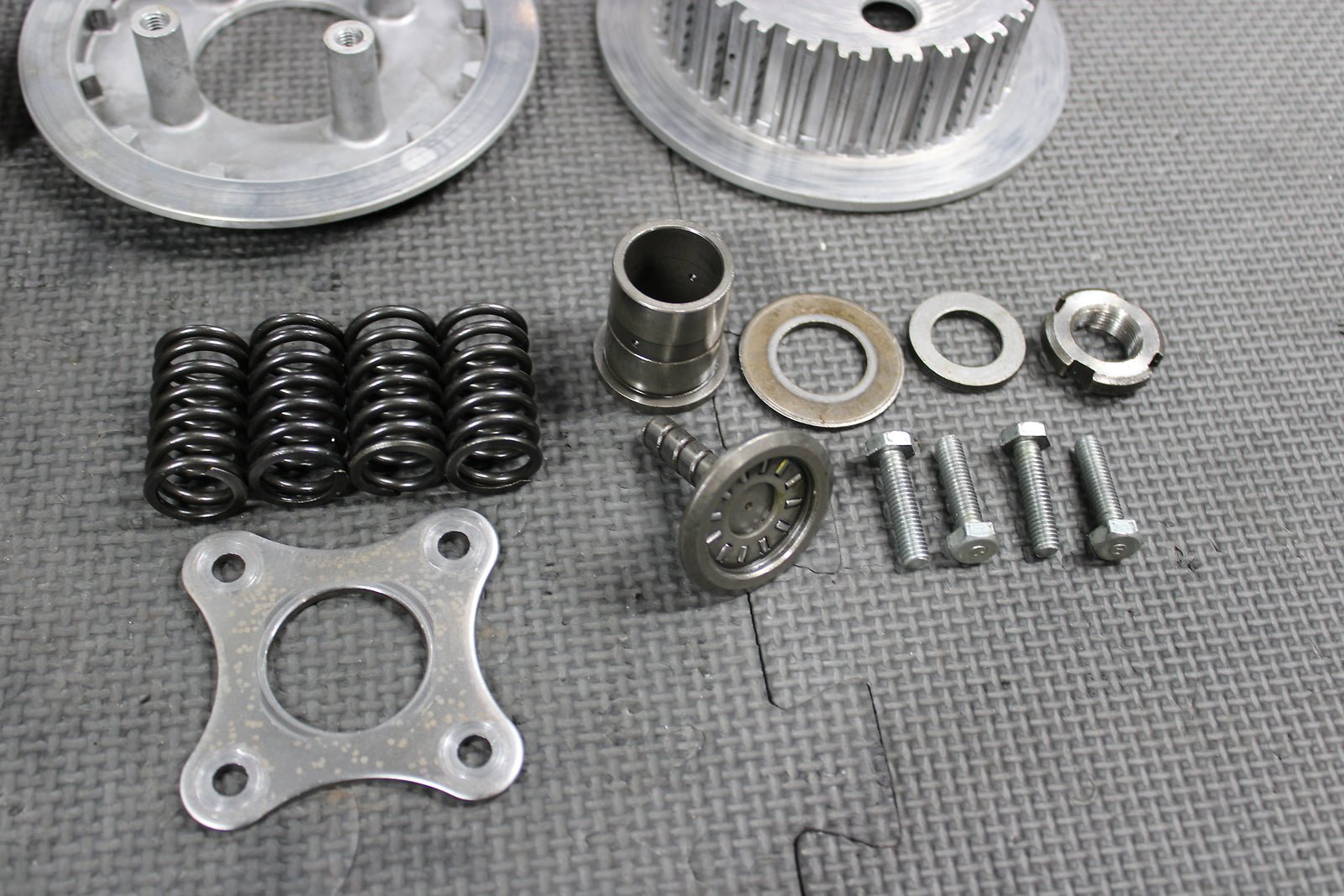 1986 HONDA XR250R OEM COMPLETE CLUTCH W PLATES BASKET HUB 22100 - KT1 - 010 - hggarage