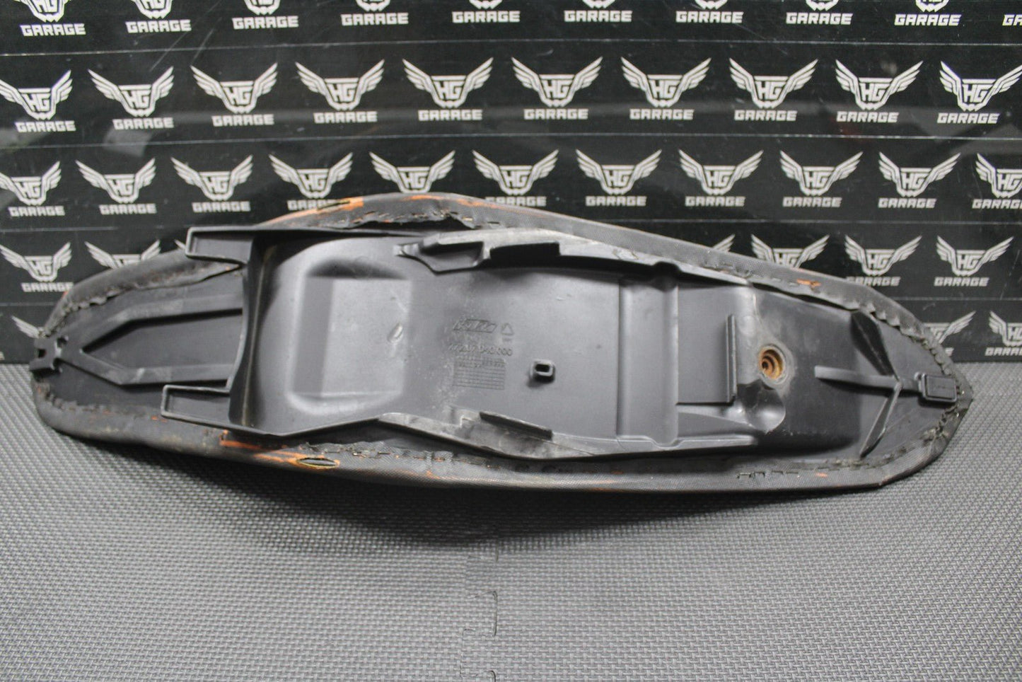 2013 KTM 450 SXF OEM SEAT SADDLE FOAM PAN COVER COMPLETE 77207040200 - hggarage