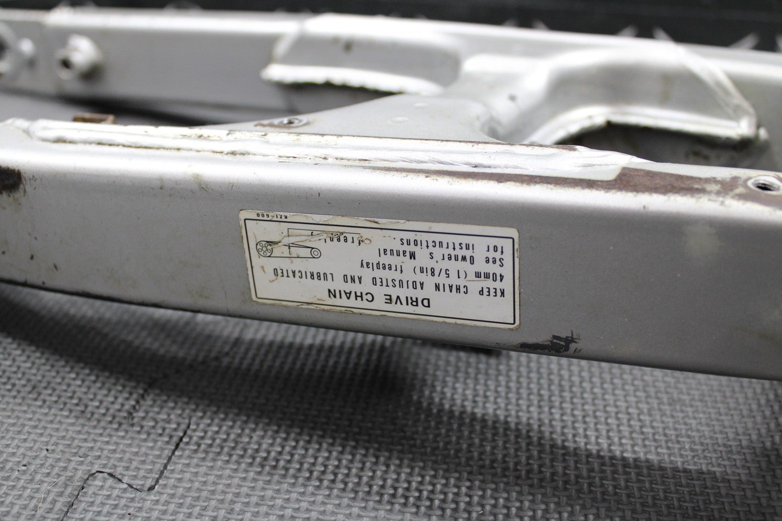1999 HONDA XR200R 91 - 99 OEM SWINGARM SWING ARM REAR SUSPENSION 52100 - KT0 - 870 - hggarage