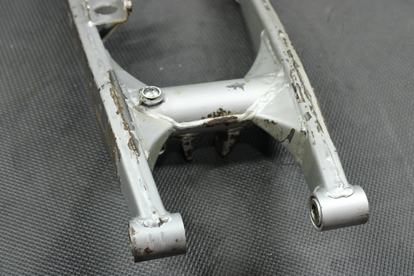 1998 Kawasaki KX60 OEM Swingarm Swing Arm Suspension 33001 - 1307 - Tx - hggarage