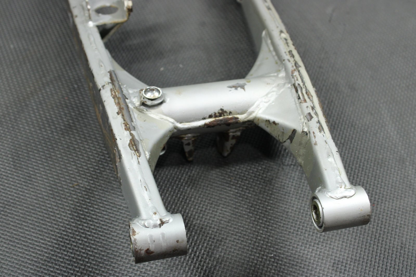 1998 Kawasaki KX60 OEM Swingarm Swing Arm Suspension 33001 - 1307 - Tx - hggarage