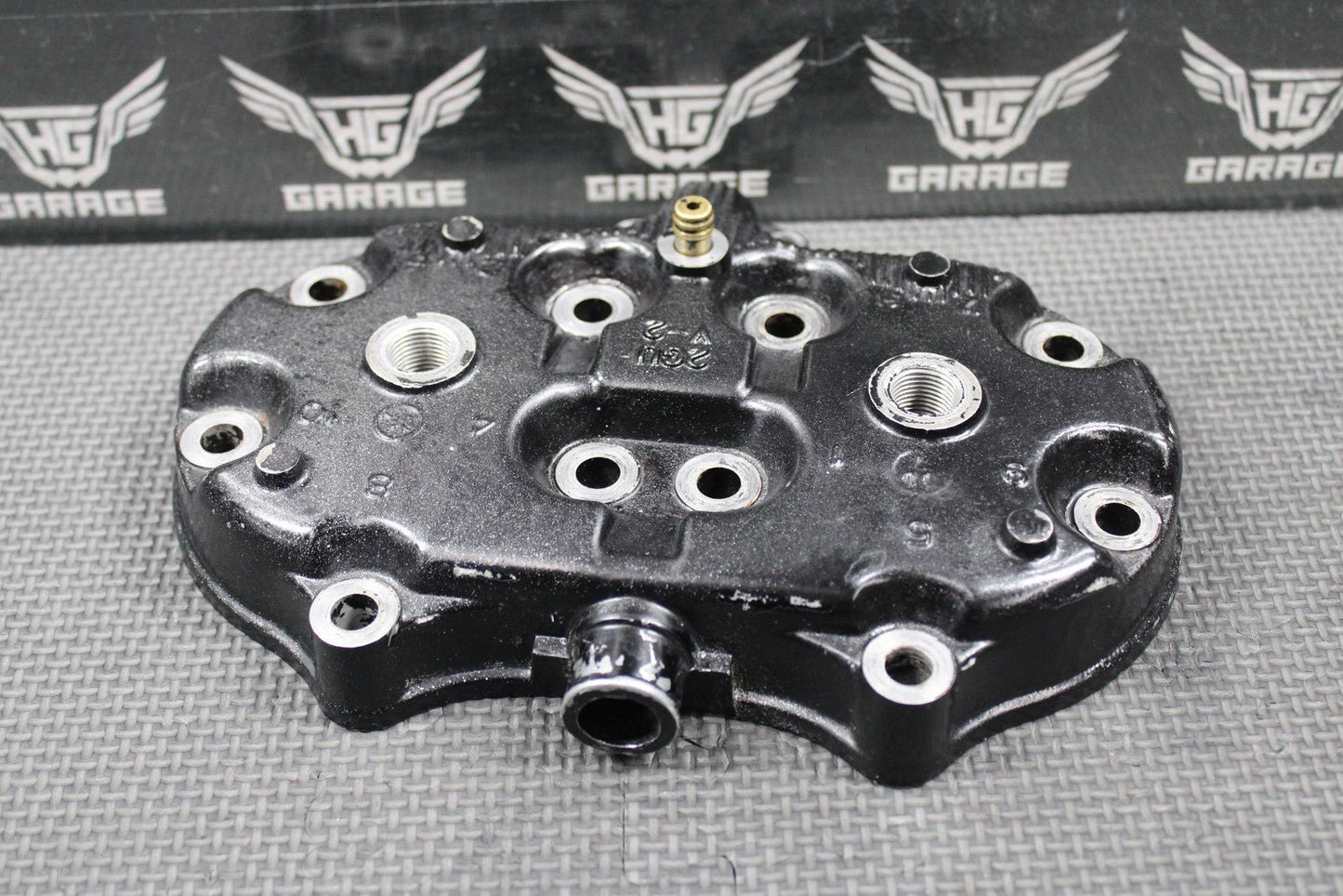 2001 87 - 06 YAMAHA BANSHEE YFZ350 OEM CYLINDER HEAD CAP DOMES 2GU - 11111 - 00 - 0 - hggarage