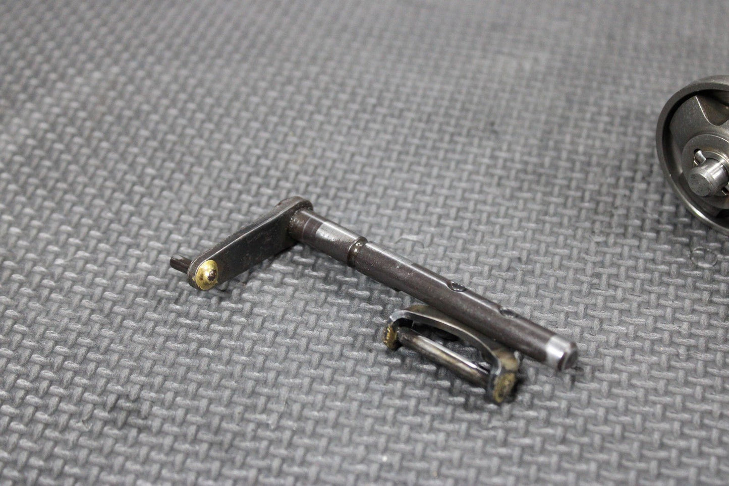 1996 KAWASAKI KX125 OEM ENGINE POWERVALVE EXHUAST VALVE LINKAGE GOVERNOR - hggarage