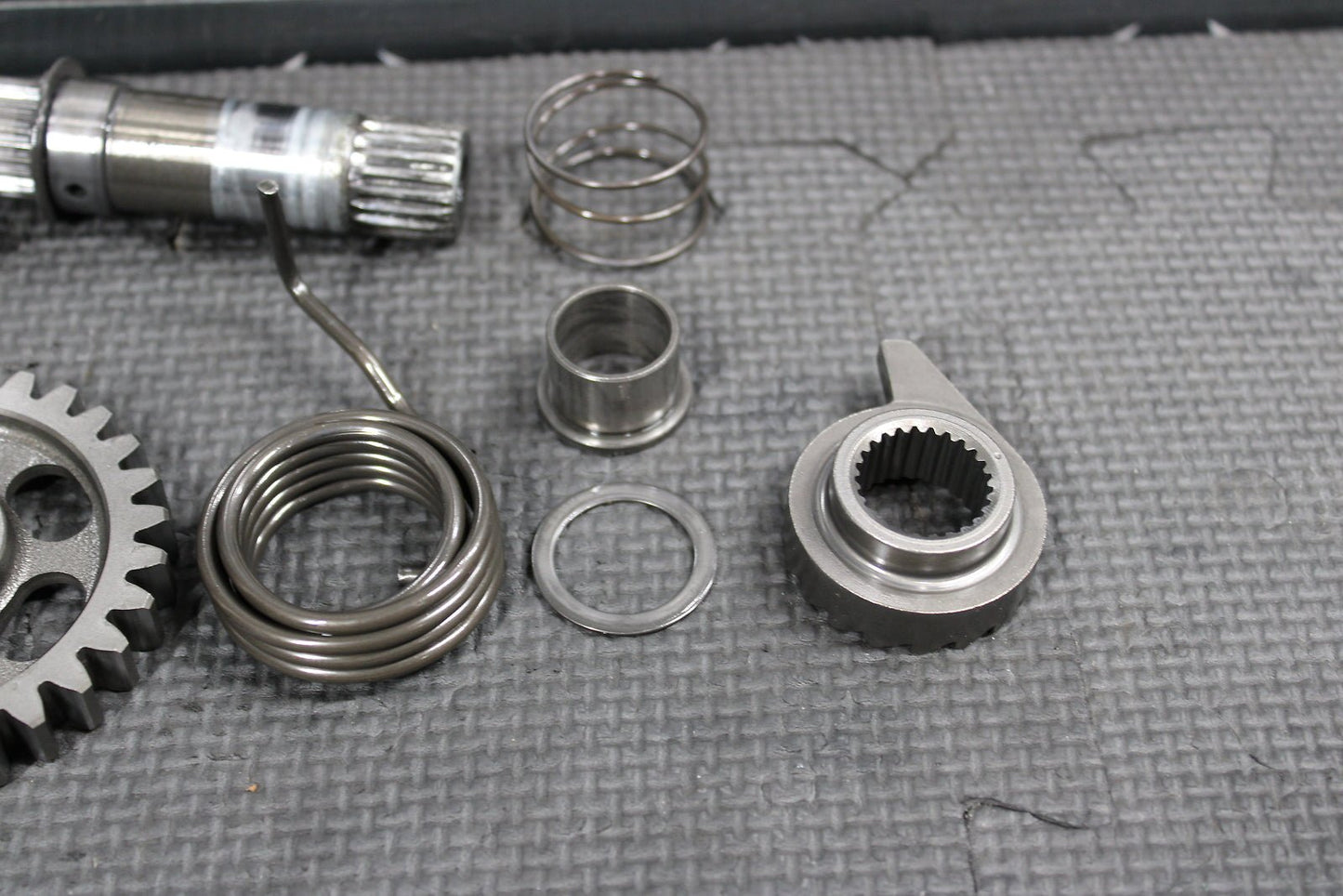 2002 HONDA CRF450R OEM KICKSTART KICK START SHAFT W IDLER GEAR - hggarage