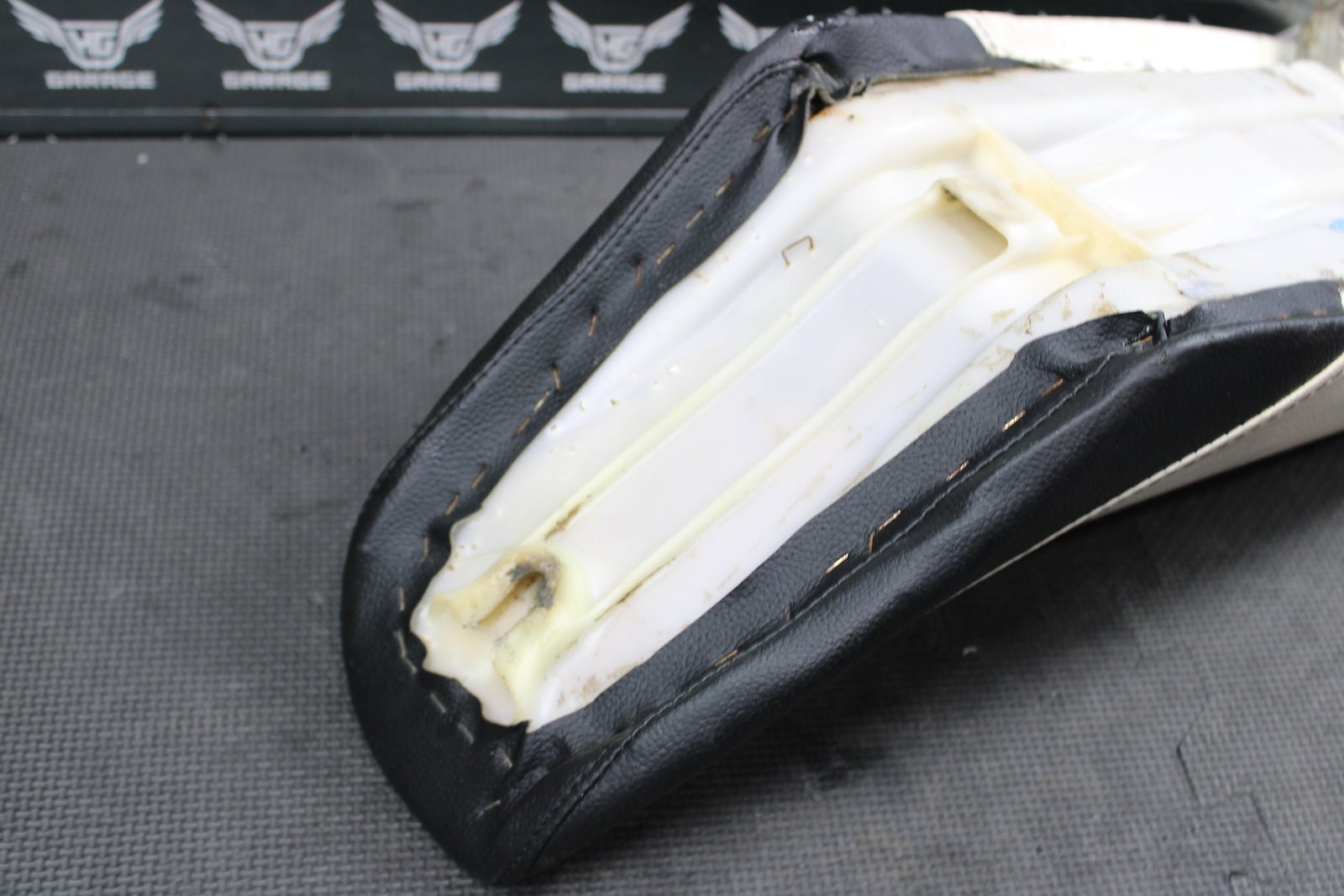 2000 Kawasaki 98 - 00 KX100 KX80 OEM Seat Saddle 53001 - 1846 - Mh - hggarage