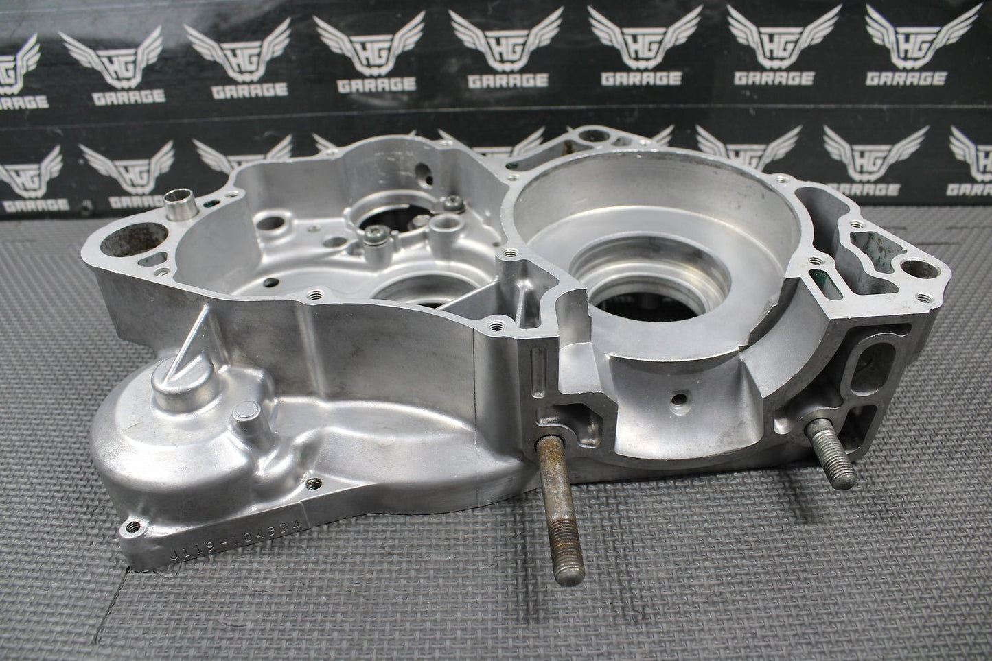 2001 SUZUKI 01 - 02 RM250 OEM RIGHT HALF ENGINE MOTOR CRANKCASE CRANK CASE BLOCK - hggarage