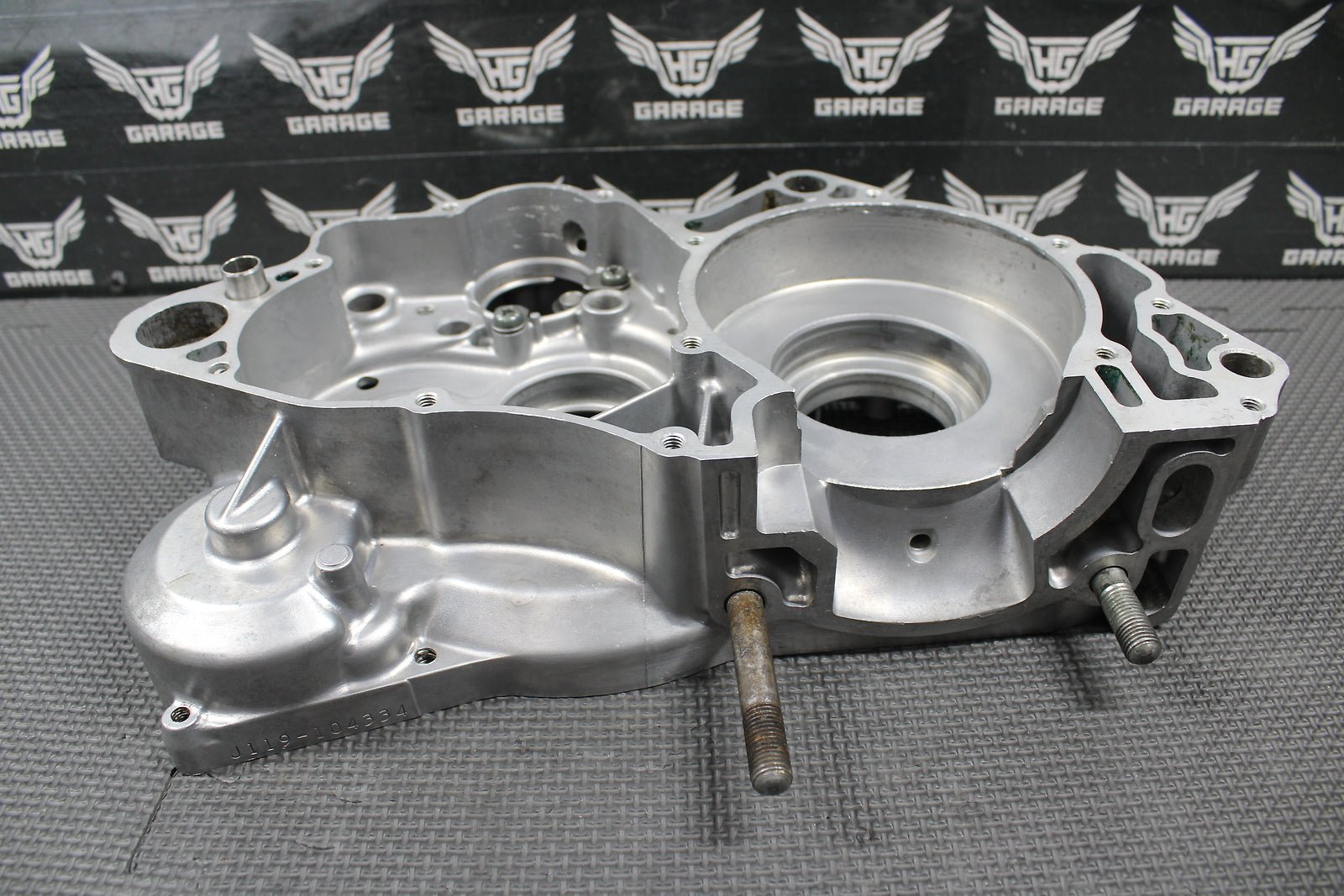 2001 SUZUKI 01 - 02 RM250 OEM RIGHT HALF ENGINE MOTOR CRANKCASE CRANK CASE BLOCK - hggarage