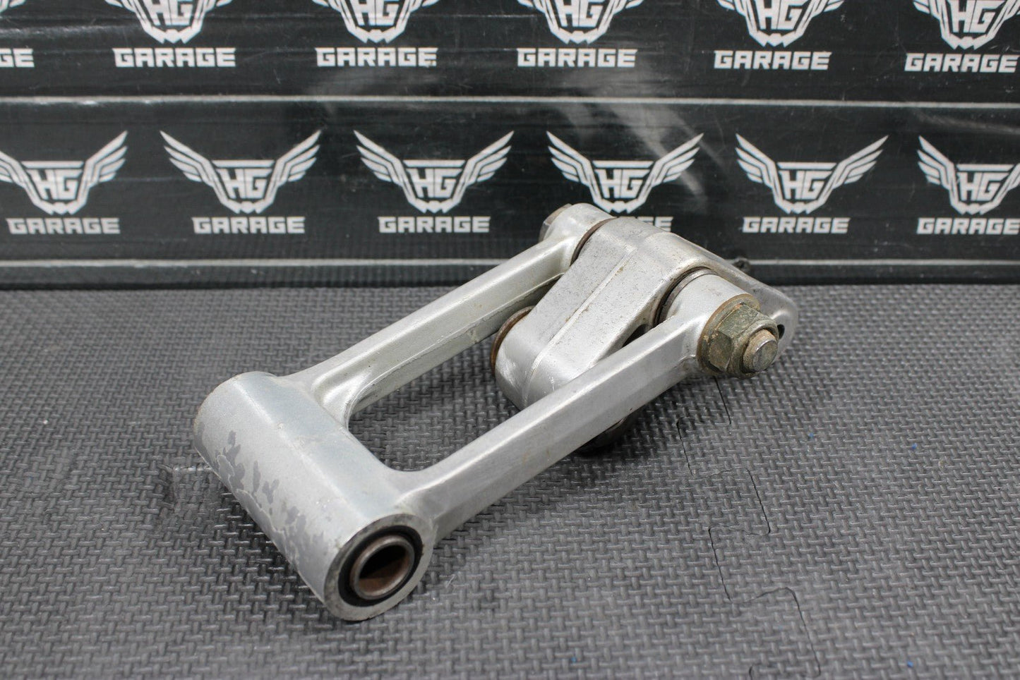 2001 YAMAHA YZ250 99 - 01 OEM REAR SHOCK LINKAGE LINKS RELAY ARM 5DH - 2217F - 01 - 00 - hggarage