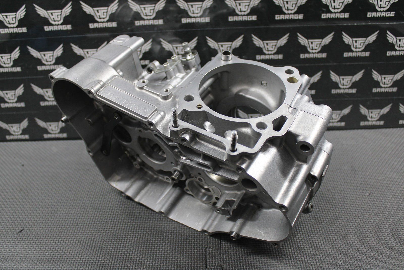 2003 KAWASAKI KLX400SR DRZ400 OEM LEFT RIGHT CRANKCASE CRANK CASE SET 14001 - S015 - hggarage