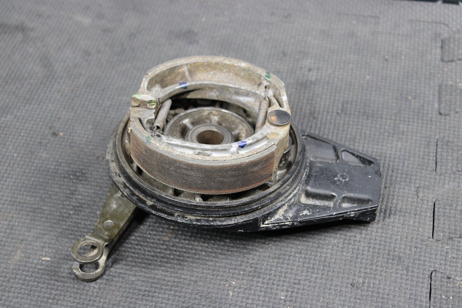 1997 Honda XR200R 90 - 02 OEM Rear Back Brake Drum Panel Assembly - hggarage