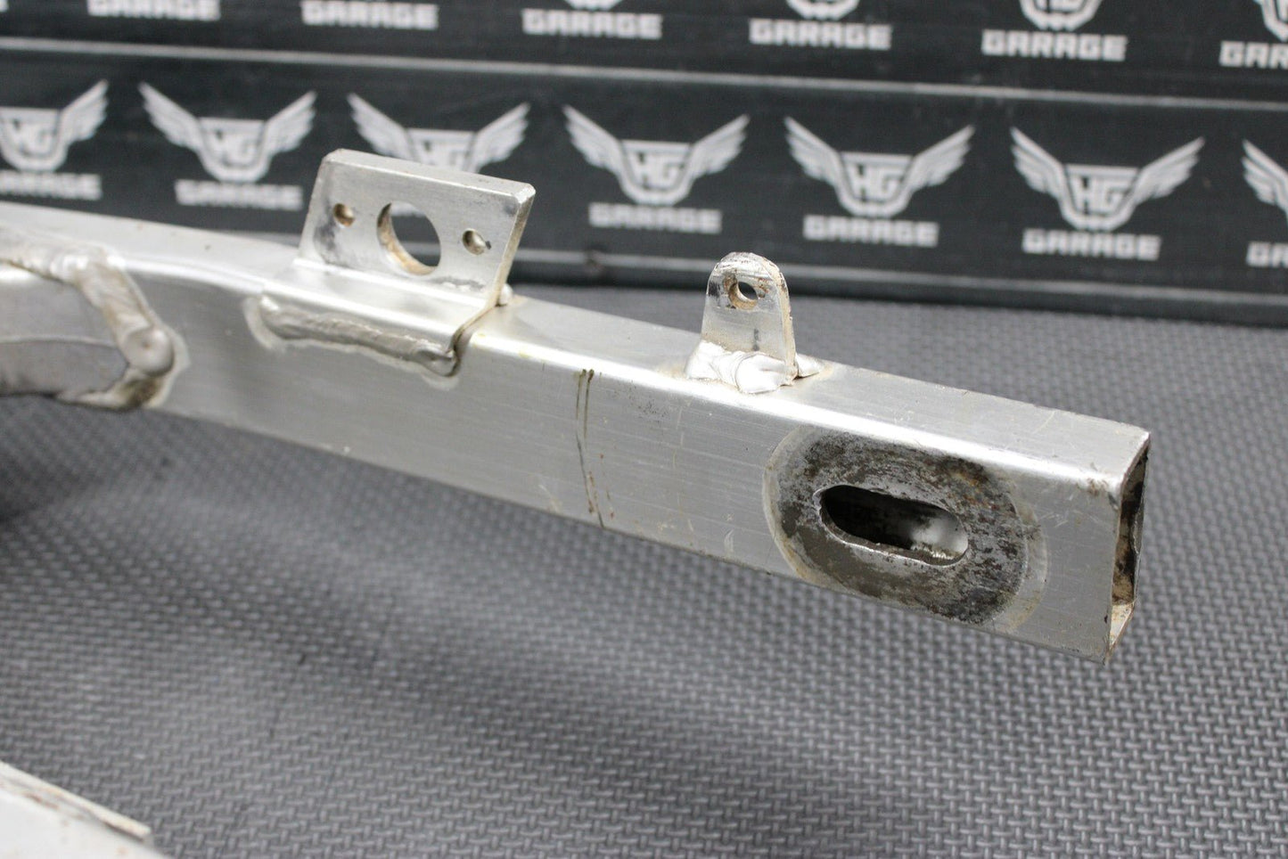 2001 SUZUKI RM80 OEM SWINGARM SWING ARM SUSPENSION 61000 - 03B21 - hggarage