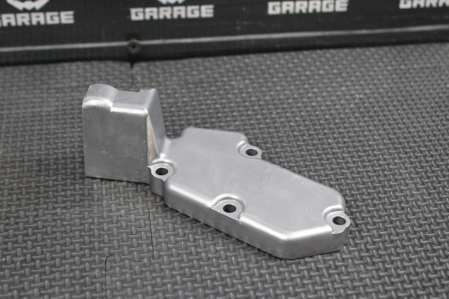 2001 YAMAHA YZ250 99 - 22 OEM ENGINE POWERVALVE EXHUAST VALVE LINKAGE COVER - hggarage