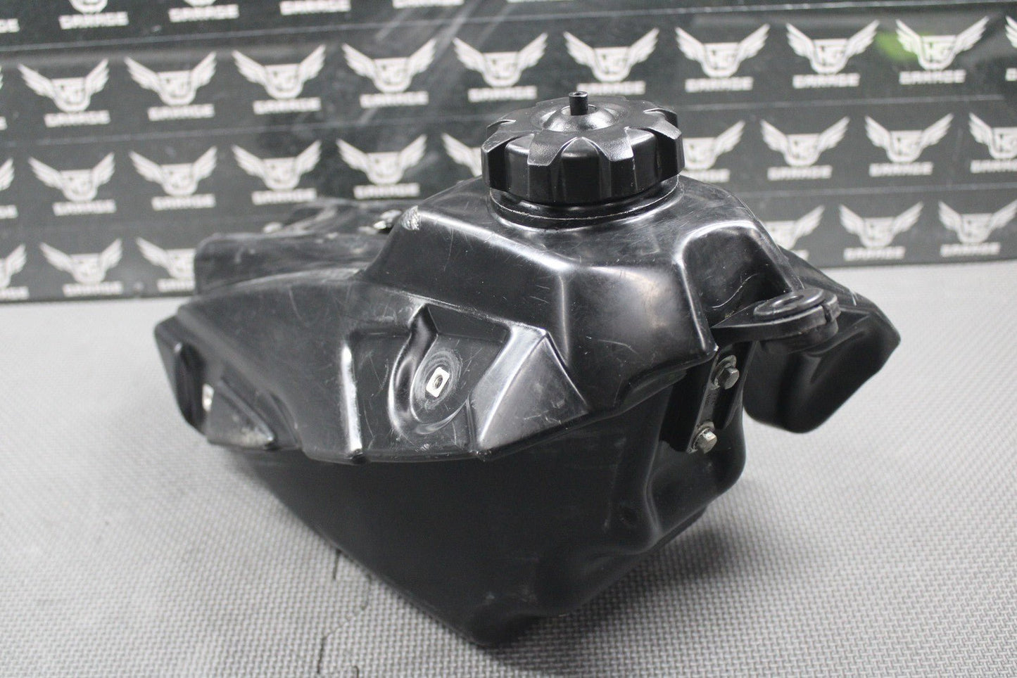 2011 KAWASAKI KX450F OEM GAS FUEL TANK CELL PETROL RESERVOIR 51001 - 0390 GOOD - hggarage