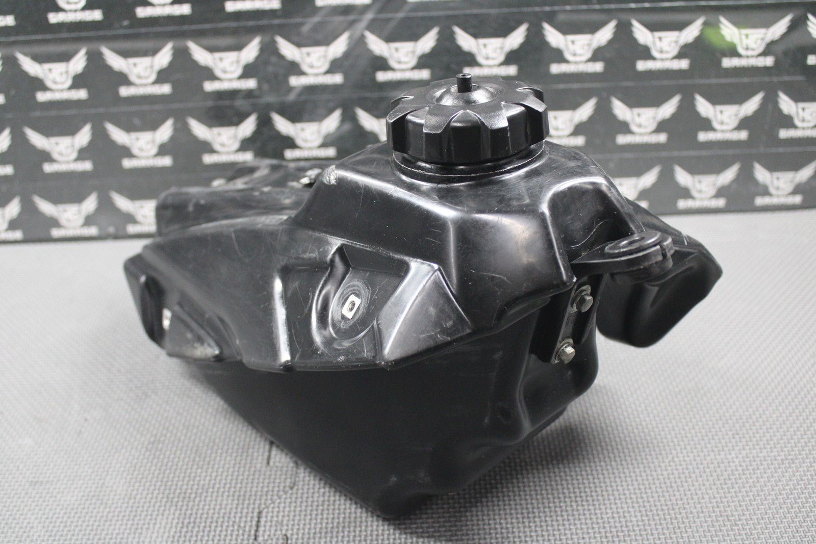 2011 KAWASAKI KX450F OEM GAS FUEL TANK CELL PETROL RESERVOIR 51001 - 0390 GOOD - hggarage
