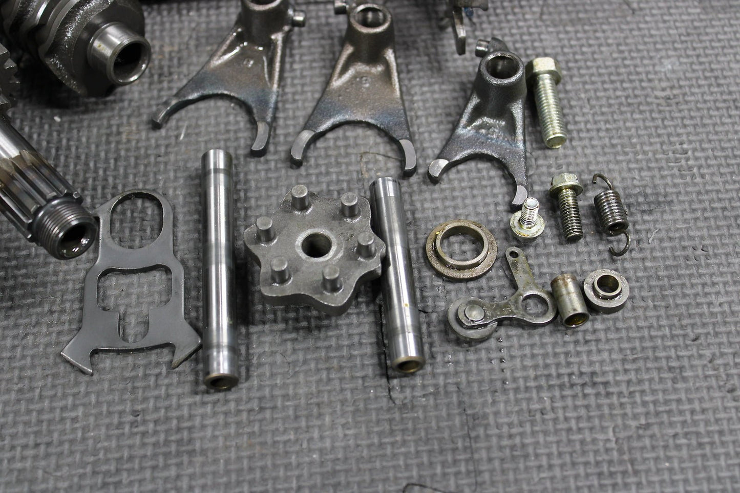 2001 KAWASAKI KX100 KX80 KX85 OEM ENGINE TRANSMISSION TRANNY ASSEMBLY GEARS - hggarage