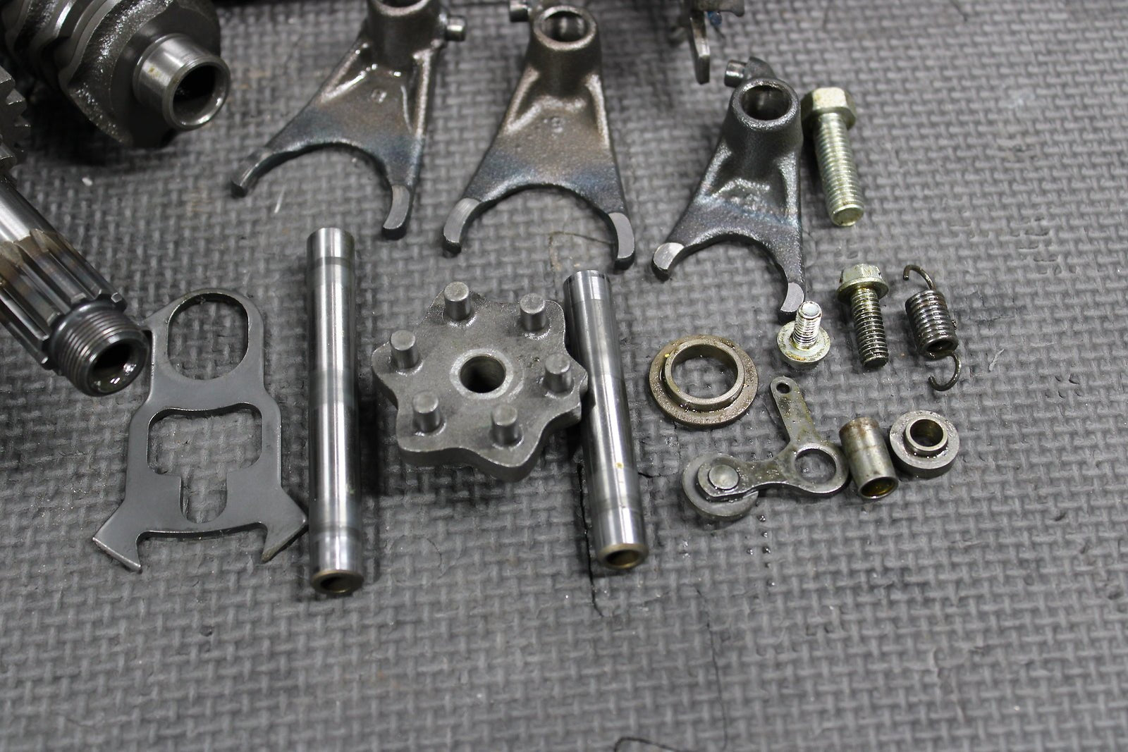 2001 KAWASAKI KX100 KX80 KX85 OEM ENGINE TRANSMISSION TRANNY ASSEMBLY GEARS - hggarage
