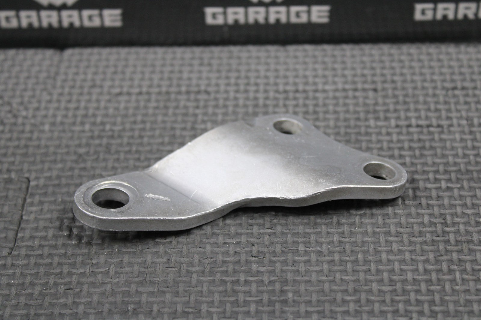 2001 HONDA CR250R OEM ENGINE MOTOR MOUNT HEAD STAY HANGER BRACKET 50407 - KZ3 - J30 - hggarage