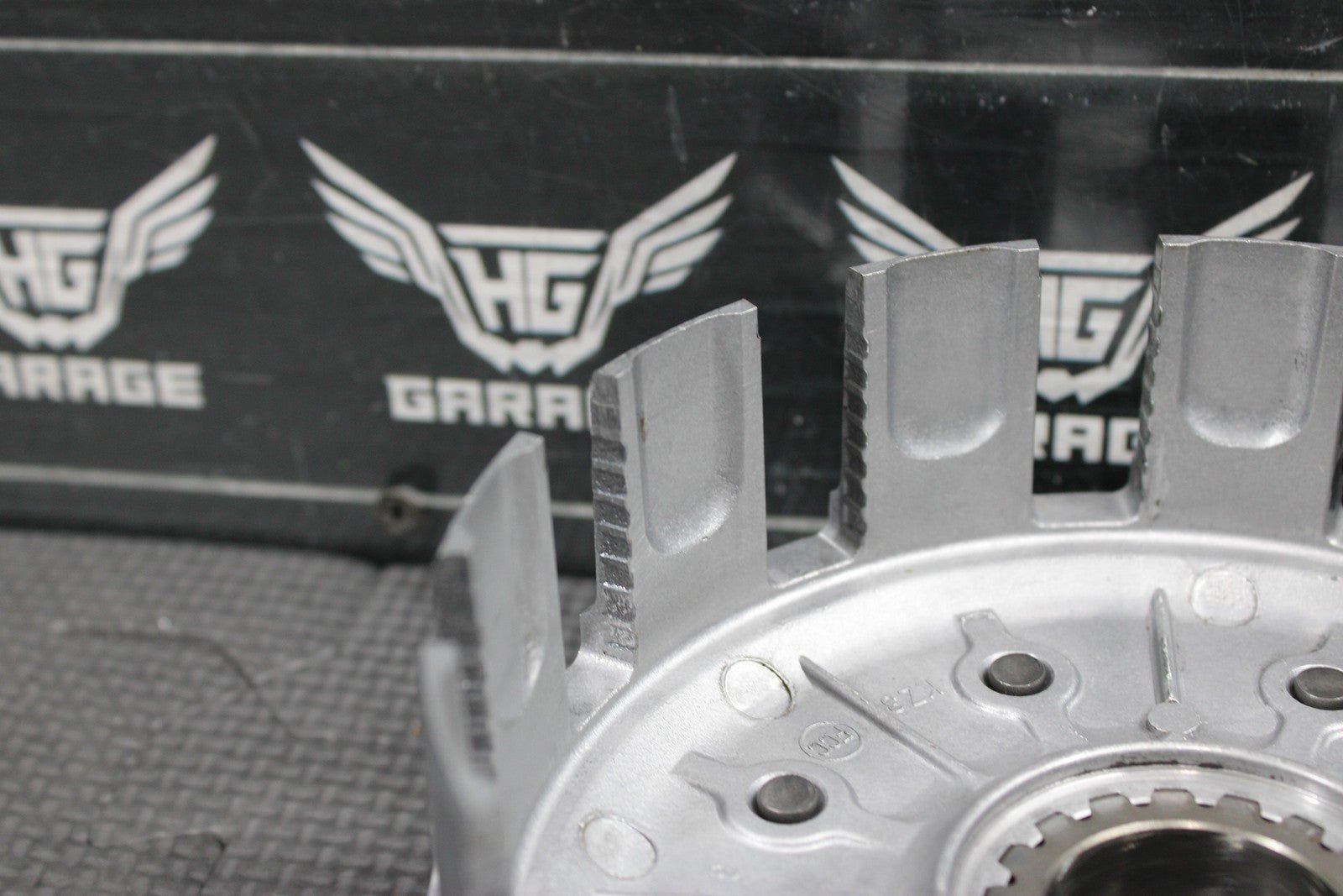 2007 HONDA CRF450R OEM CLUTCH BASKET 22100 - MEN - A00 - hggarage