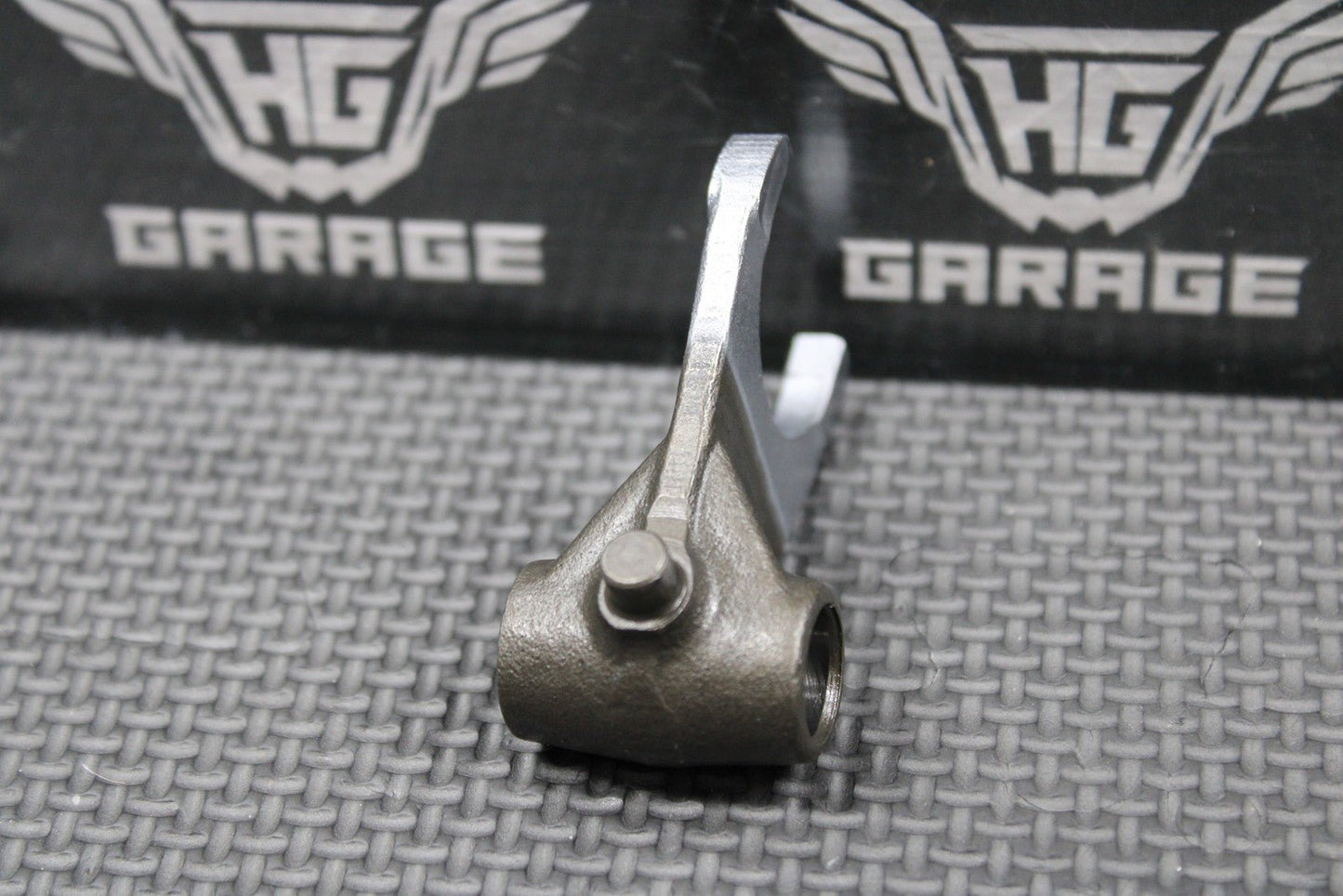 1987 1988 HONDA CR125R OEM TRANSMISSION CENTER GEAR SHIFT FORK C 24231 - KS6 - 700 - hggarage