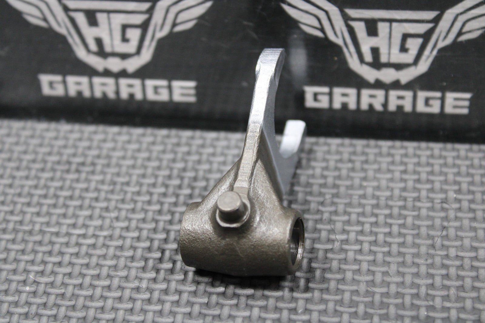 1987 1988 HONDA CR125R OEM TRANSMISSION CENTER GEAR SHIFT FORK C 24231 - KS6 - 700 - hggarage