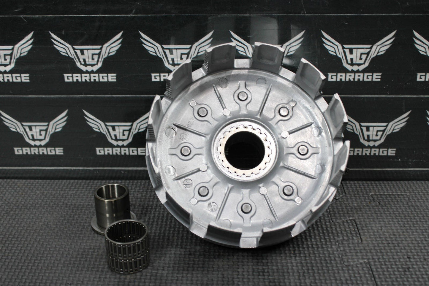 2007 HONDA CRF450R OEM CLUTCH BASKET 22100 - MEN - A00 - hggarage