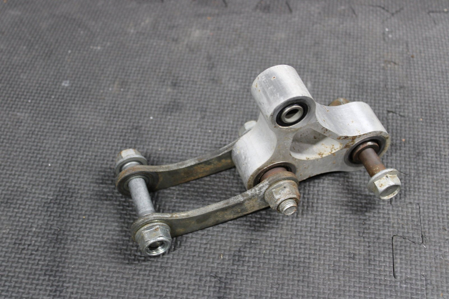 1999 HONDA 99 - 02 CR80R CR80RB OEM REAR SHOCK LINKAGE LINKS 52465 - GBF - J20 - hggarage