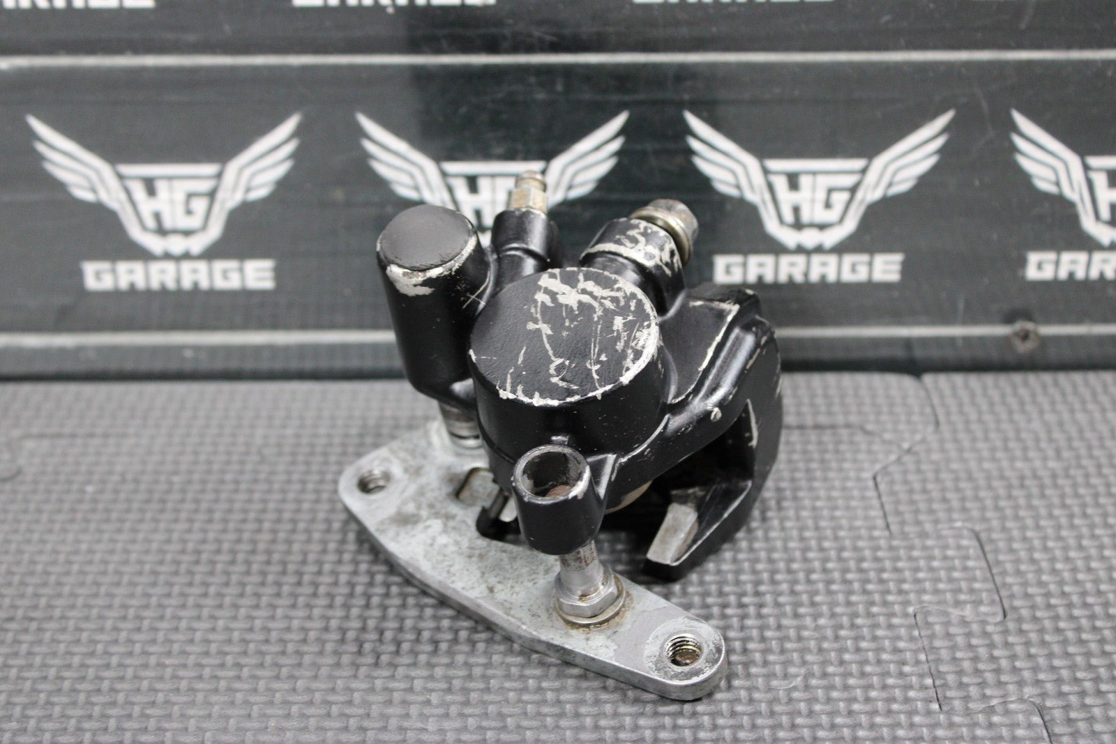 1991 86 - 91 HONDA CR80R OEM FRONT BRAKE CALIPER 45100 - GC4 - 604 - hggarage
