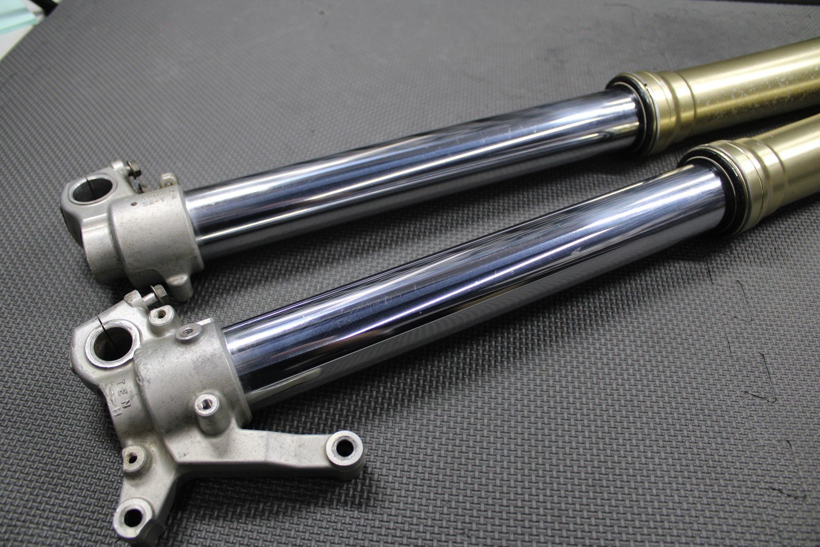 2007 KAWASAKI KX250F OEM RIGHT LEFT FRONT SUSPENSION FORKS SHOCKS 44071 - 5015 - hggarage