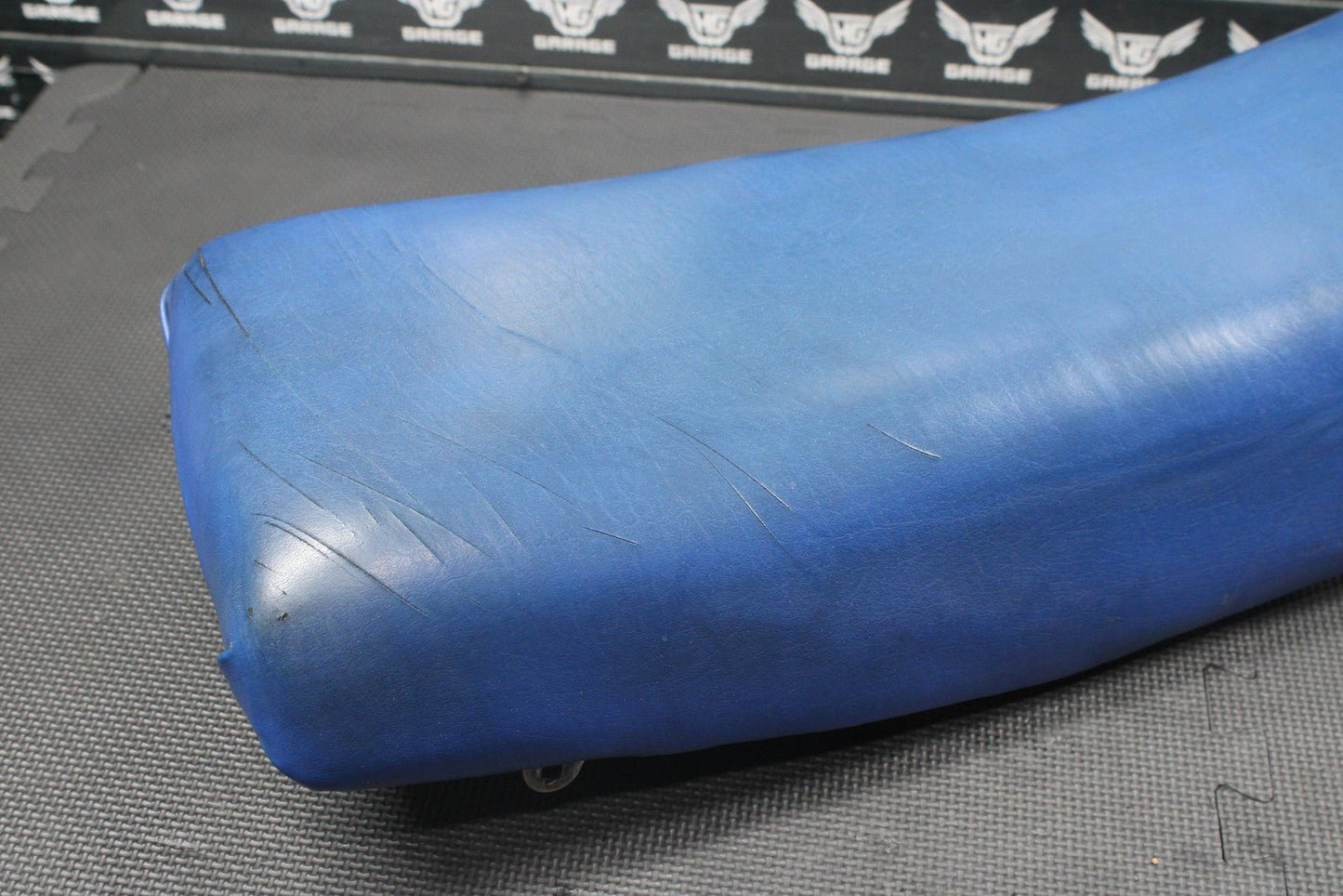 1986 KAWASAKI KDX200 OEM SEAT SADDLE CUSHION COVER 53001 - 1437 - hggarage
