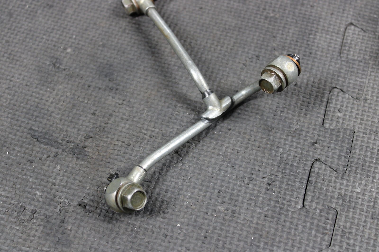 2005 Yamaha YZ250F OEM Engine Motor Oil Pump Feed Line Pipe Assembly 5NL - 13161 - 2 - hggarage