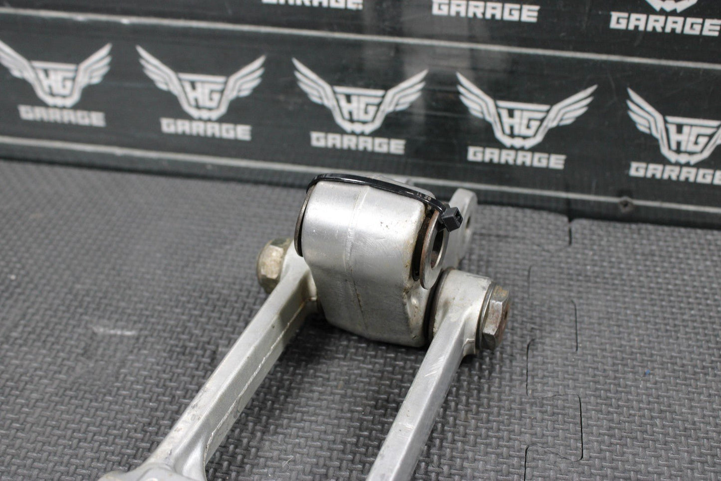 2001 YAMAHA YZ250 99 - 01 OEM REAR SHOCK LINKAGE LINKS RELAY ARM 5DH - 2217F - 01 - 00 - hggarage