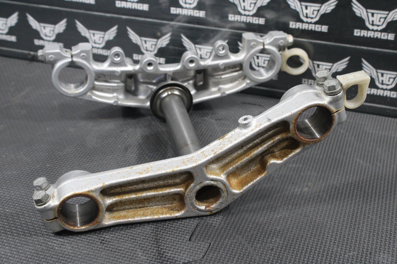 1987 YAMAHA TW200 OEM FRONT FORKS LOWER UPPER TRIPLE TREE STEM CLAMP ASSEMBLY - hggarage