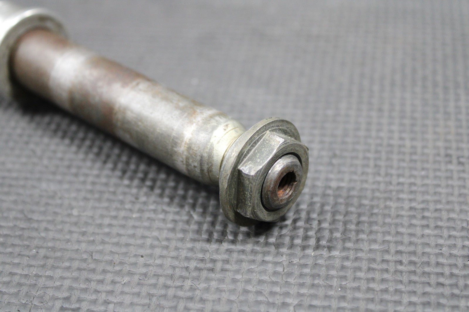 2003 YAMAHA YZ125 OEM FRONT WHEEL RIM AXLE PIVOT BOLT W COLLARS 5BE - 25181 - 00 - 00 - hggarage