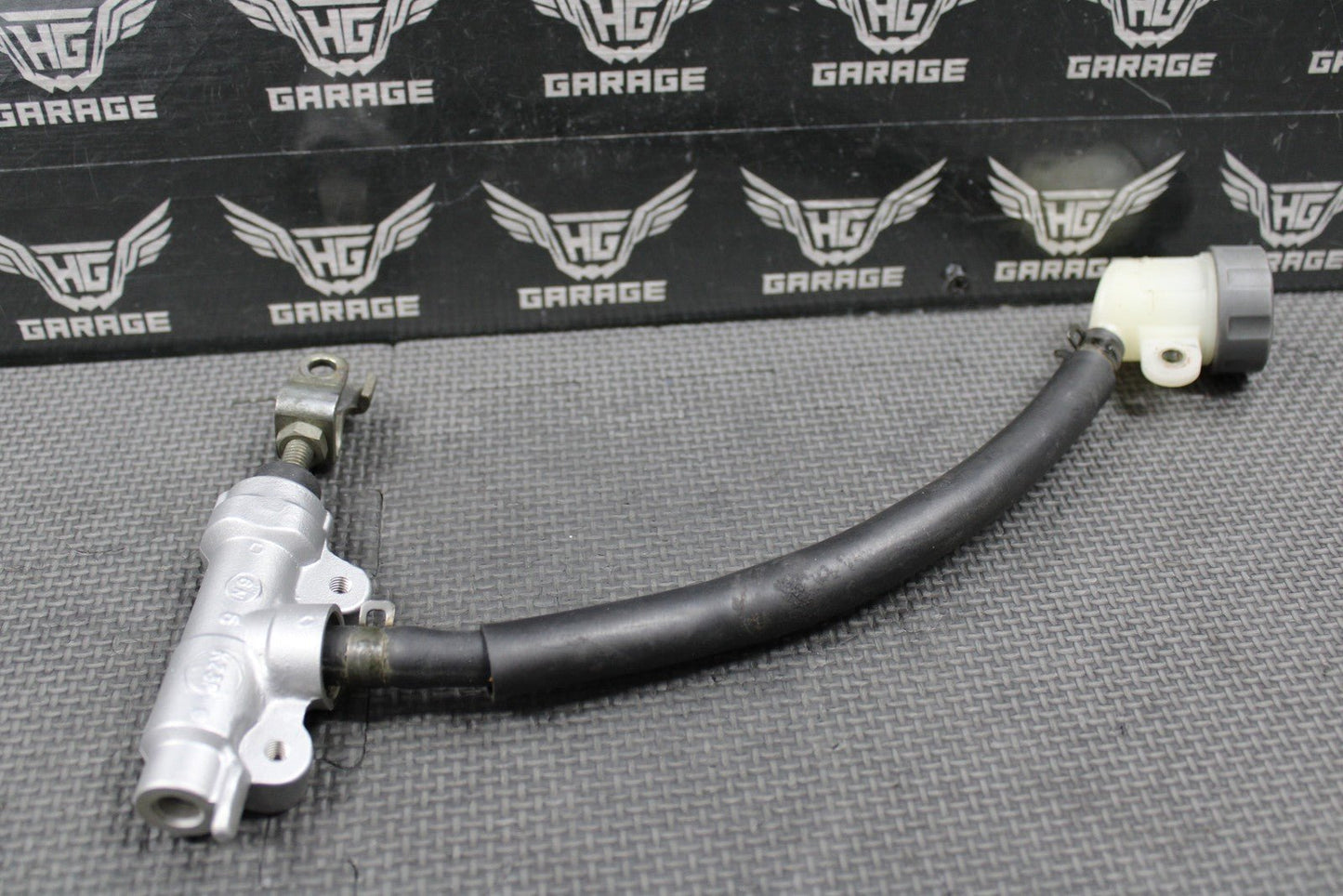 1997 HONDA 97 - 01 CR250R OEM REAR BACK BRAKE MASTER CYLINDER 43510 - KZ3 - B01 NICE! - hggarage