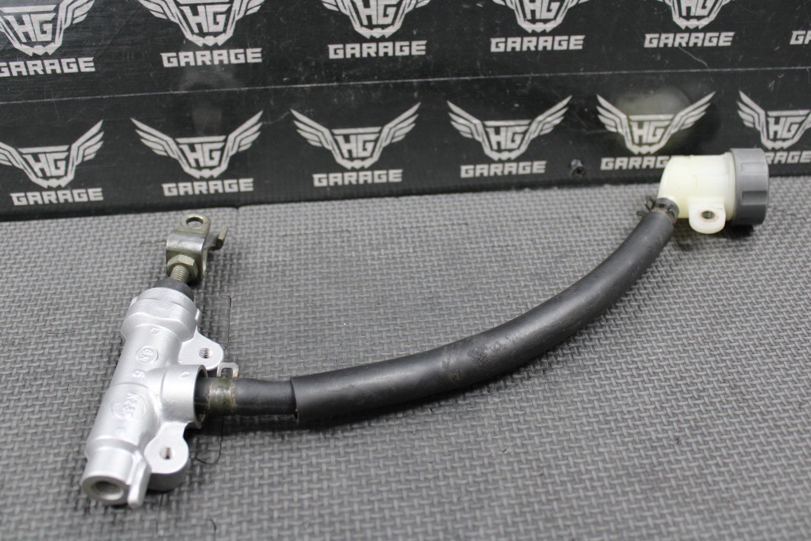 1997 HONDA 97 - 01 CR250R OEM REAR BACK BRAKE MASTER CYLINDER 43510 - KZ3 - B01 NICE! - hggarage