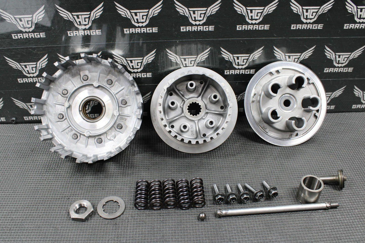 2010 09 - 13 YAMAHA YZ250F OEM CLUTCH W BASKET HUB PRESSURE PLATE 5XC - 16150 - 10 - 00 - hggarage