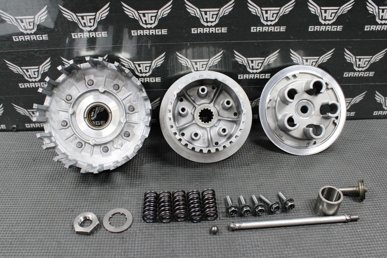 2010 09 - 13 YAMAHA YZ250F OEM CLUTCH W BASKET HUB PRESSURE PLATE 5XC - 16150 - 10 - 00 - hggarage