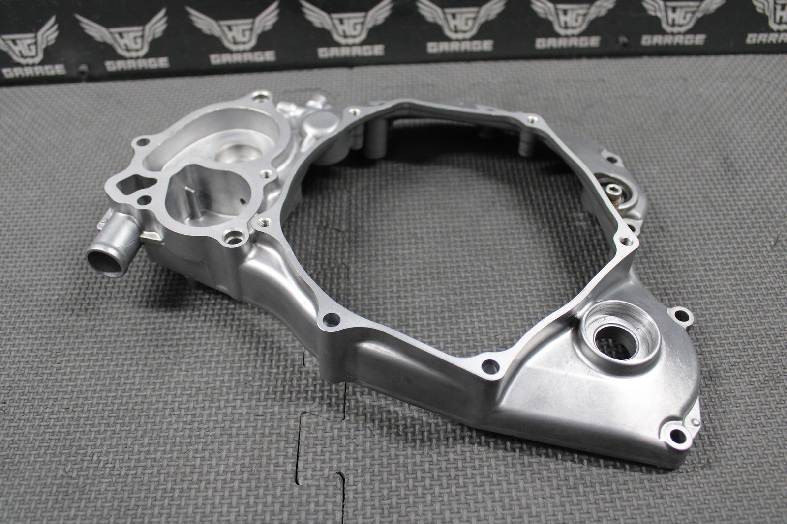 2020 SUZUKI 19 - 25 RMZ250 OEM RIGHT CRANKCASE INNER CLUTCH COVER 11340 - 49H10 GOOD - hggarage