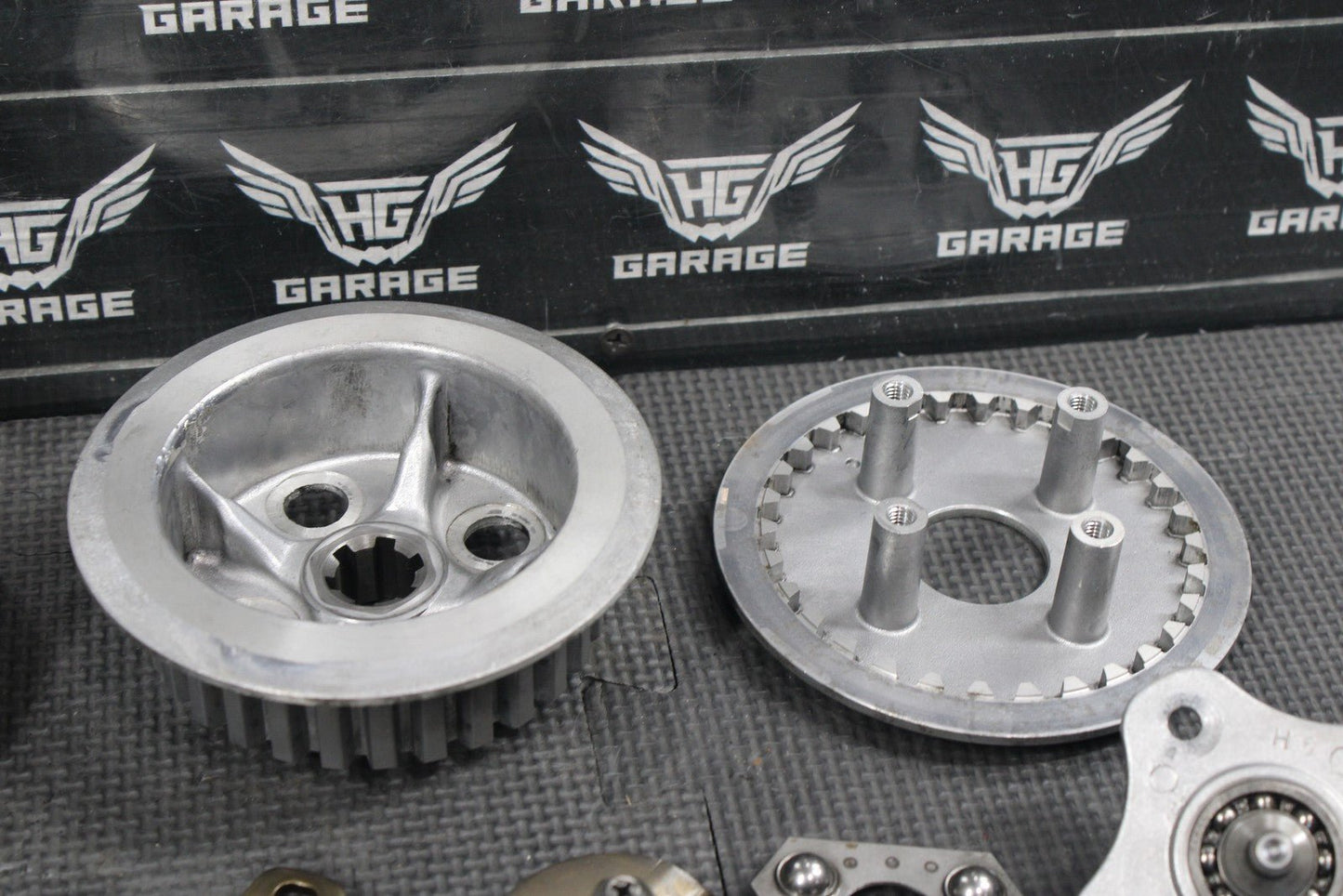 2004 SUZUKI LTZ250 OEM COMPLETE CLUTCH BASKET INNER OUTER HUB SPRINGS - hggarage