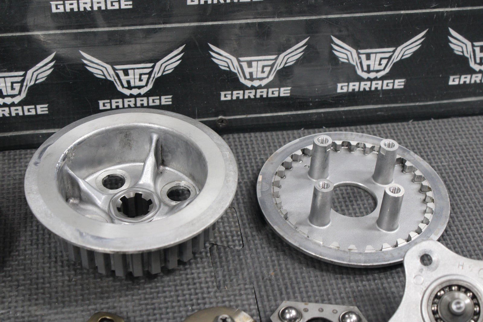 2004 SUZUKI LTZ250 OEM COMPLETE CLUTCH BASKET INNER OUTER HUB SPRINGS - hggarage