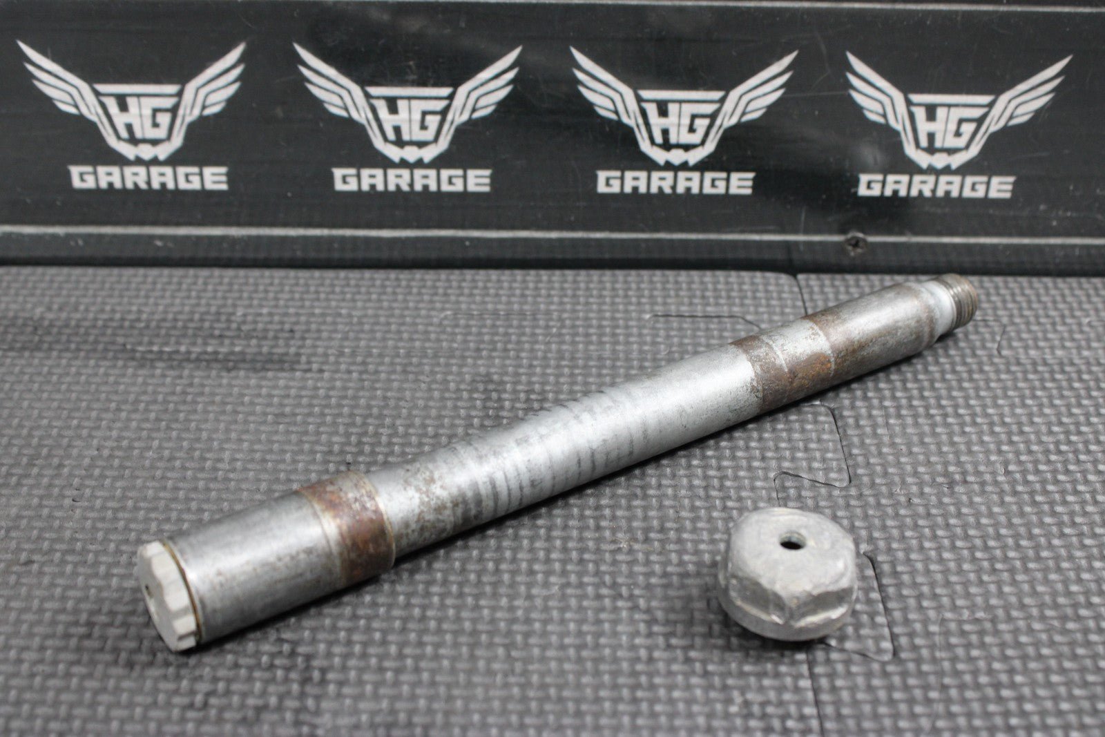 2000 KTM 250 EXC OEM FRONT WHEEL RIM AXLE PIVOT BOLT 50309081100 - hggarage