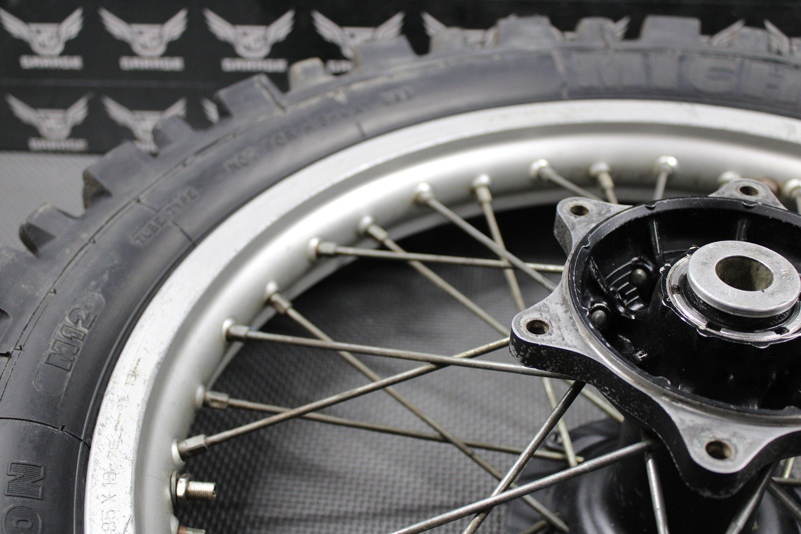 1988 HONDA CR125R OEM 18" x 1.85" REAR BACK WHEEL RIM HUB TIRE 426A5 - KS6 - 832ZA - hggarage