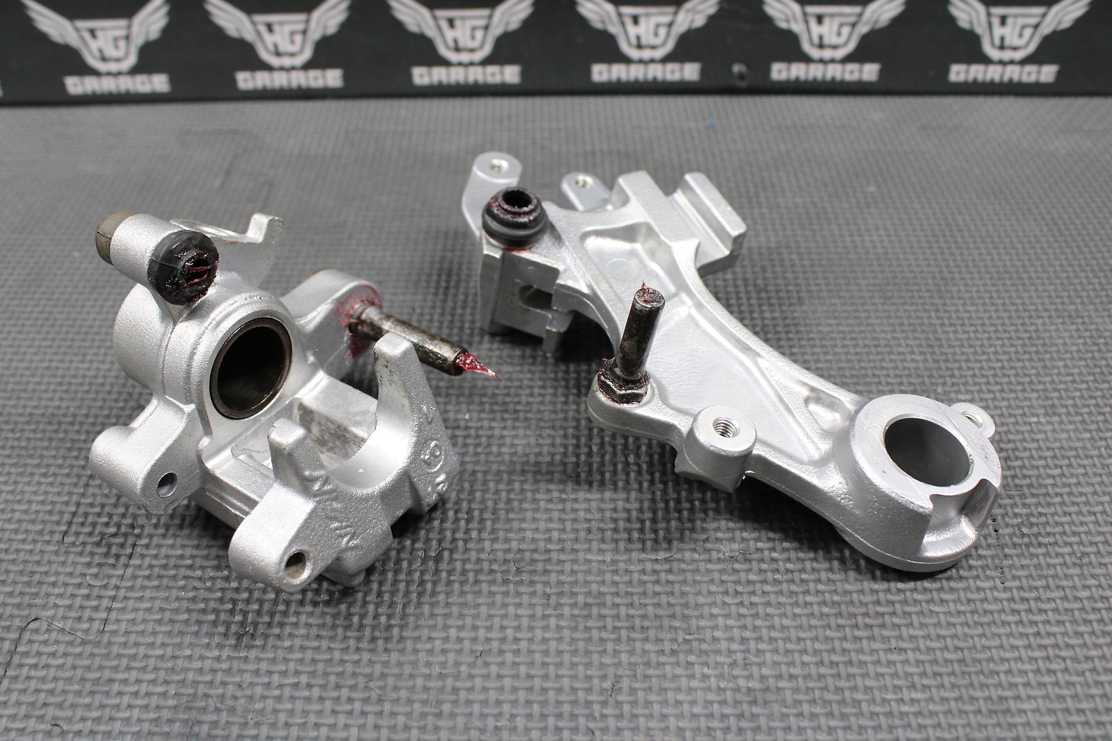 1998 YAMAHA YZ125 YZ250 OEM NISSIN REAR BACK BRAKE CALIPER 5DH - 2580W - 00 - 00 NICE - hggarage