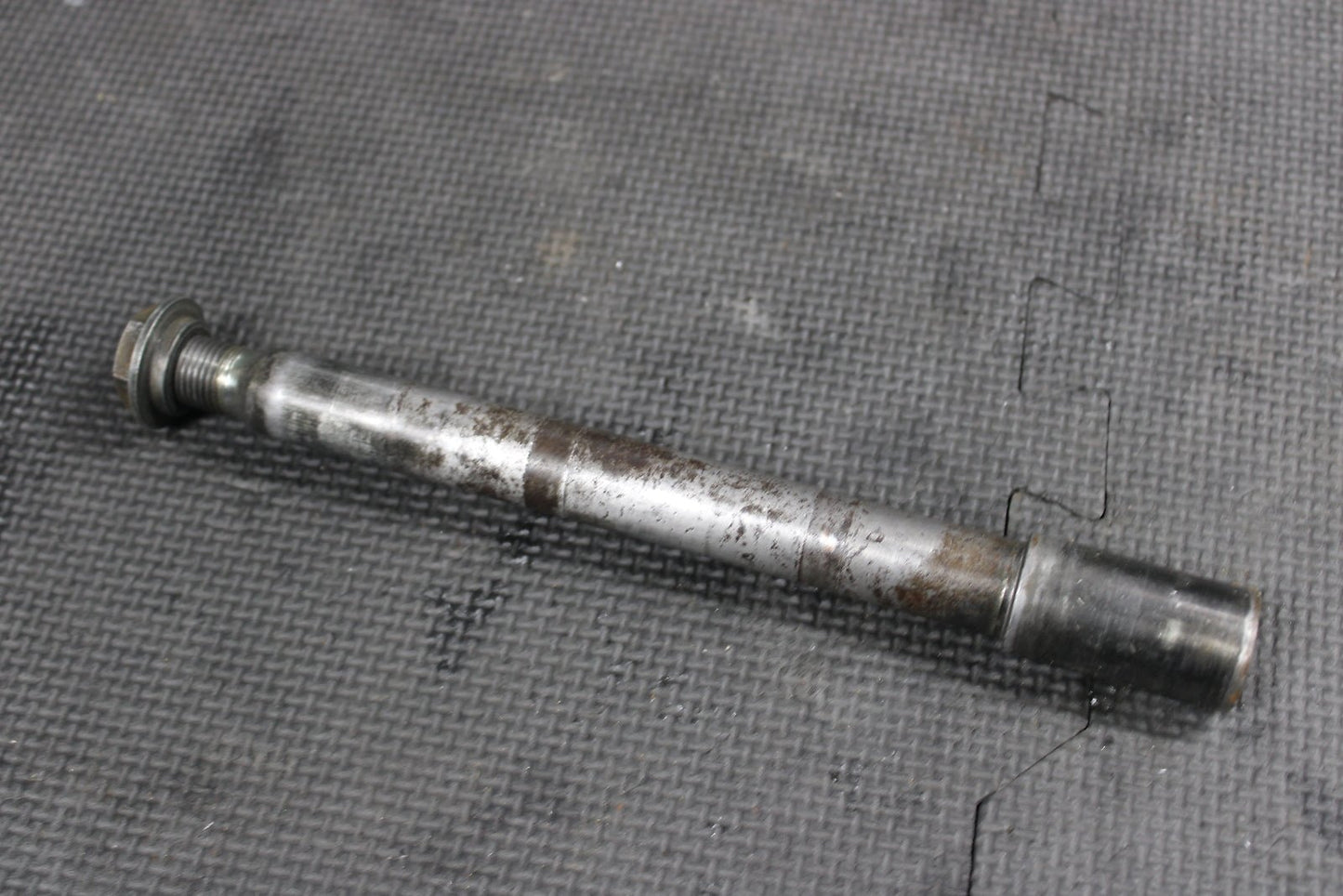 1999 YAMAHA YZ250 OEM FRONT WHEEL RIM AXLE PIVOT BOLT 5BE - 25181 - 00 - 00 - hggarage