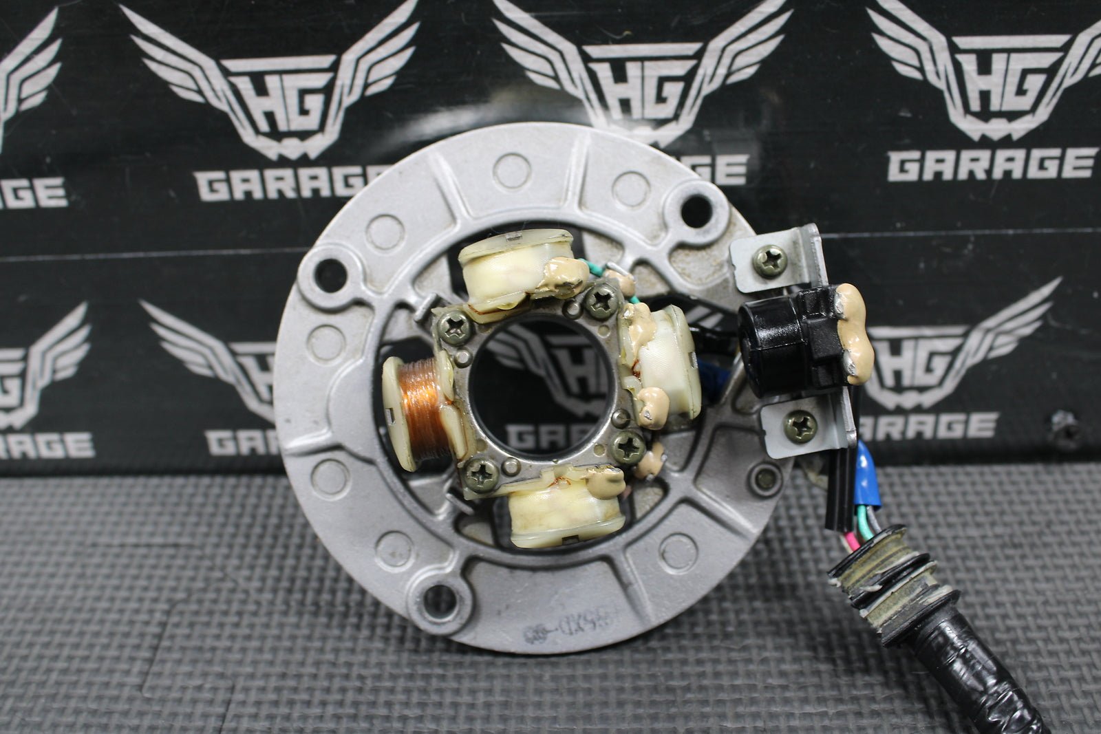 2005 YAMAHA YZ450F OEM STATOR MAGNETO GENERATOR ALTERNATOR 5XD - 85560 - 09 - 00 GOOD! - hggarage