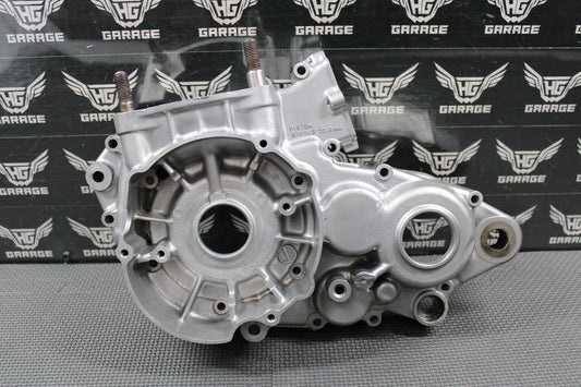 1995 SUZUKI RMX250 MODEL S OEM LEFT ENGINE MOTOR CRANKCASE CRANK CASE 11301 - 4486 - hggarage