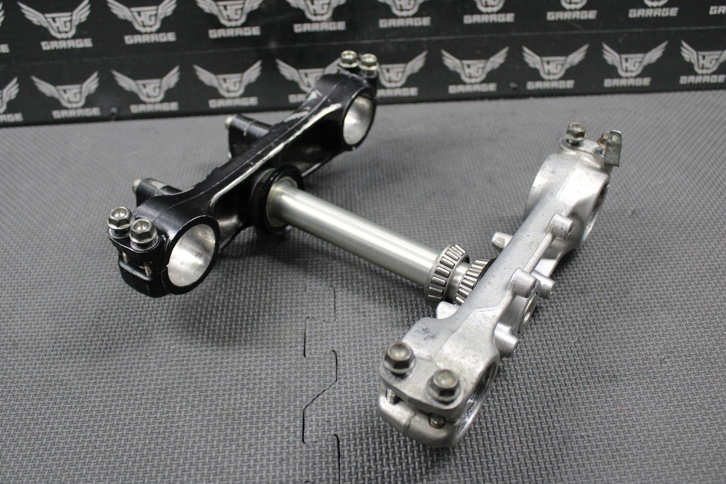 1989 87 - 95 HONDA XR250R OEM FRONT FORKS LOWER UPPER TRIPLE TREE STEM BAR CLAMP - hggarage