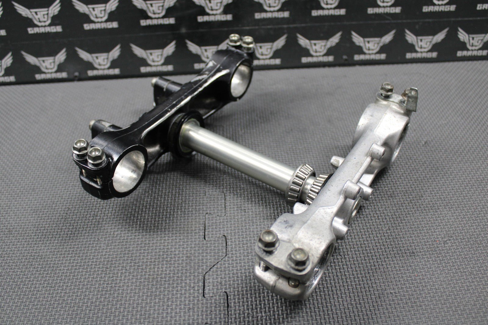 1989 87 - 95 HONDA XR250R OEM FRONT FORKS LOWER UPPER TRIPLE TREE STEM BAR CLAMP - hggarage